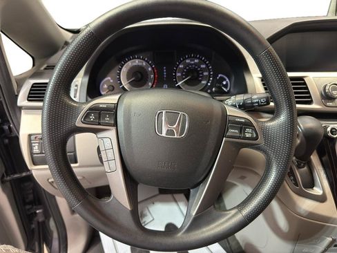 Used 2017 Honda Odyssey SE image 17