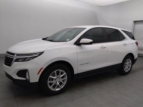 Used 2022 Chevrolet Equinox LT image 2