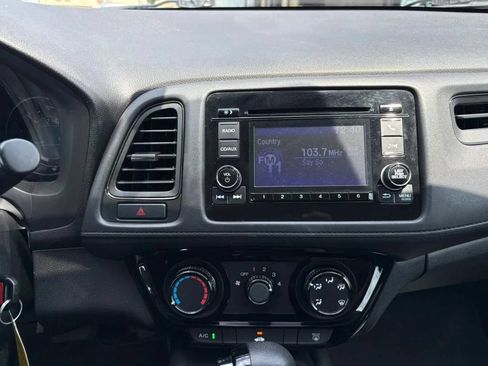 Used 2016 Honda HR-V LX image 12