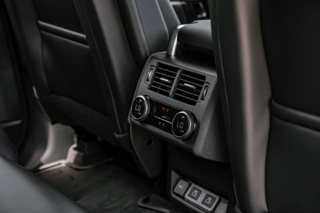 New 2026 Land Rover Discovery Limited Edition AWD/4WD image 49