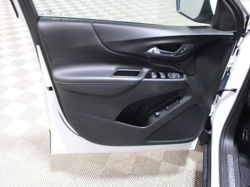 Used 2022 Chevrolet Equinox Premier image 17