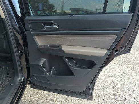 Used 2023 Volkswagen Atlas SEL Premium image 32