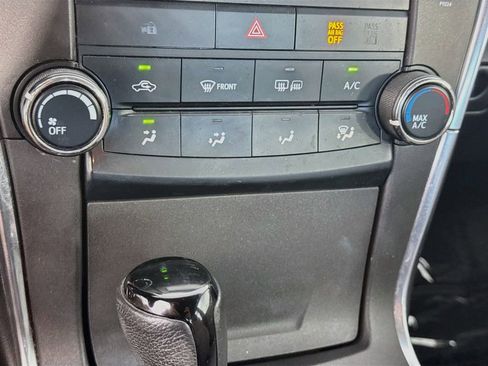 Used 2016 Toyota Camry SE FWD image 21
