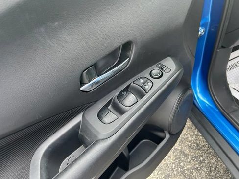 Used 2023 Nissan Kicks SV FWD image 9