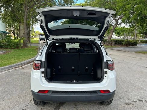 Used 2023 Jeep Compass Latitude AWD/4WD image 30