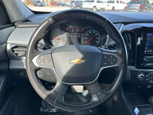 Used 2020 Chevrolet Traverse LT image 10
