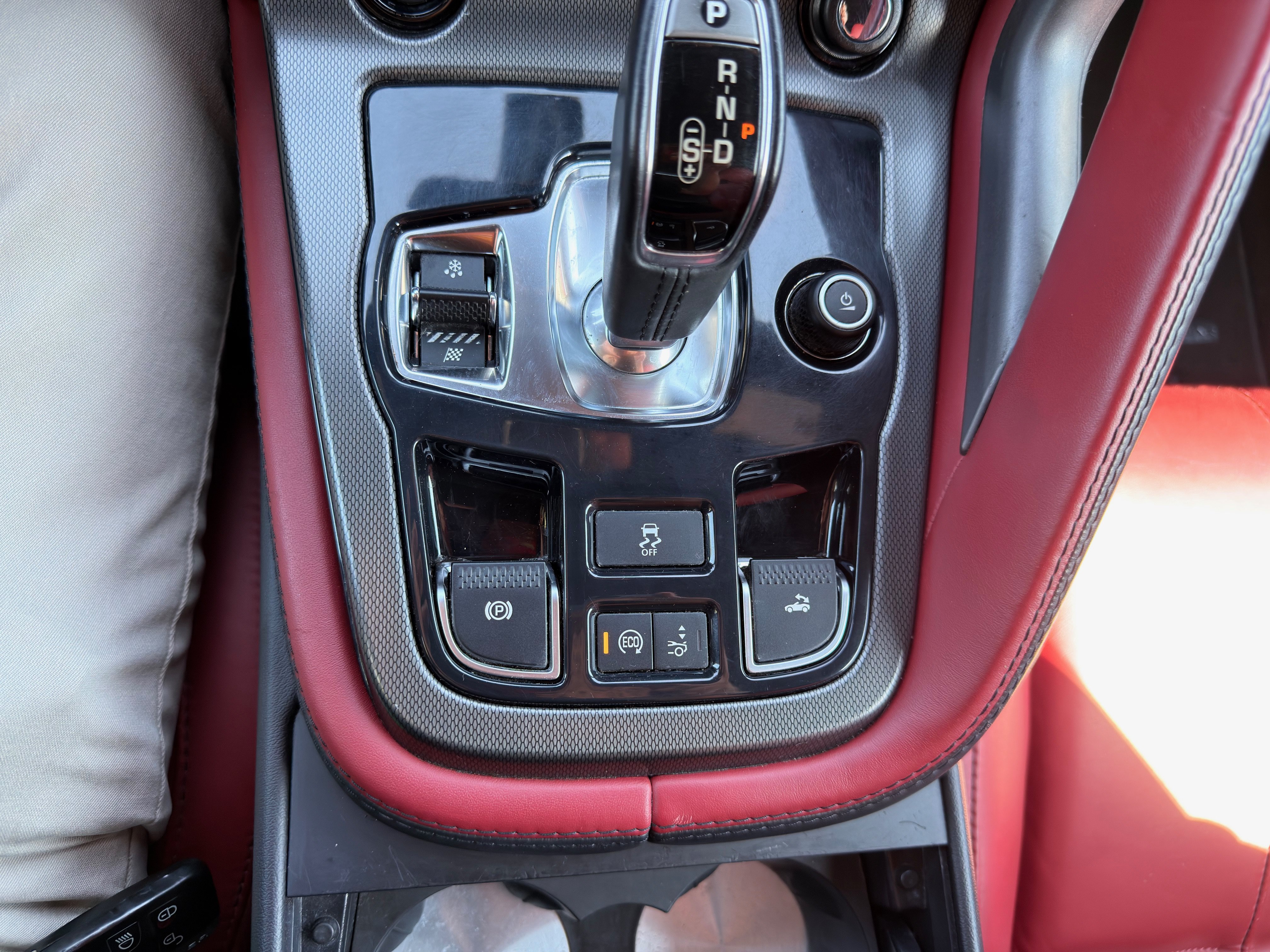 Used 2014 Jaguar F-TYPE Convertible RWD image 25