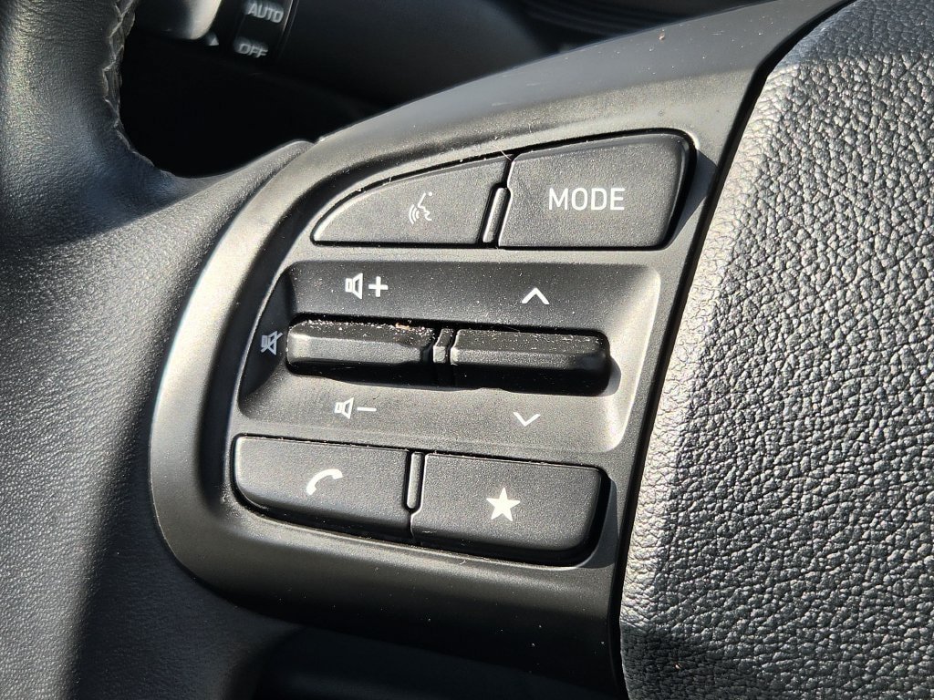 Used 2026 Hyundai Venue SEL FWD image 23