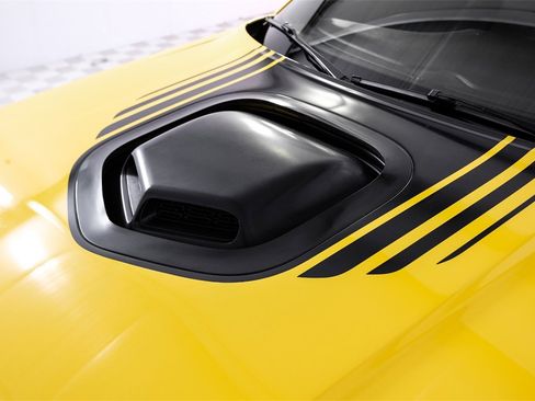 Used 2017 Dodge Challenger R/T image 40