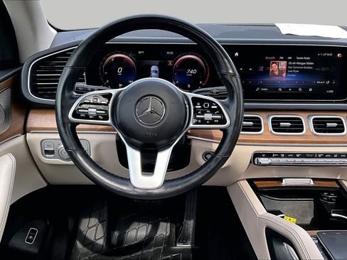 Used 2022 Mercedes-Benz GLE 350 4MATIC w/ Premium Package image 6