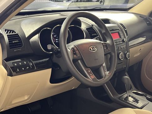 Used 2012 Kia Sorento LX w/ Convenience Pkg AWD/4WD image 16