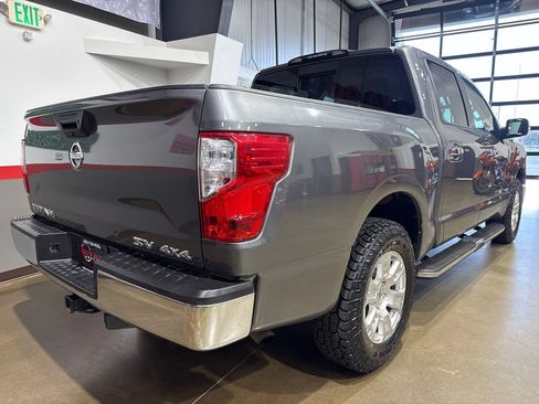 Used 2019 Nissan Titan SV AWD/4WD image 40