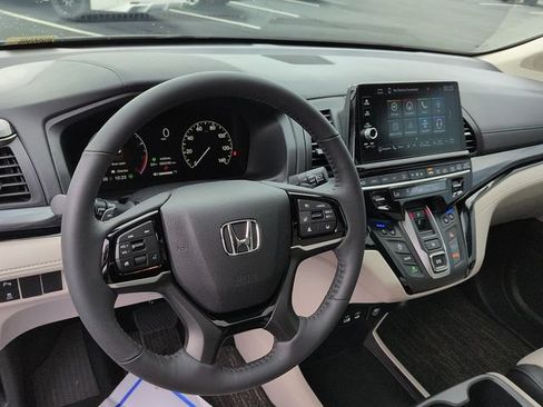 Used 2026 Honda Odyssey Elite image 13