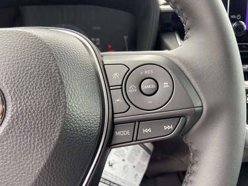 Used 2026 Toyota Corolla Cross LE FWD image 34