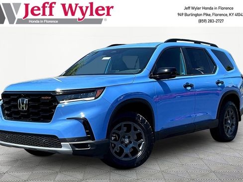 Certified 2025 Honda Pilot TrailSport image 1