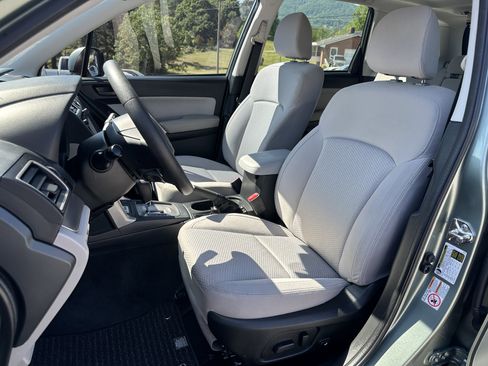 Used 2018 Subaru Forester 2.5i Premium AWD/4WD image 9