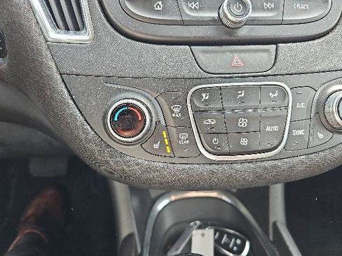 Used 2019 Chevrolet Malibu LT FWD image 12