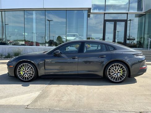 New 2026 Porsche Panamera 4 image 2