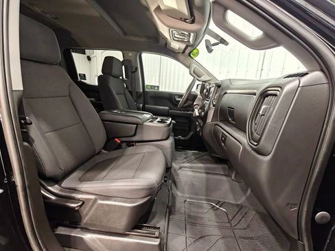 Used 2020 Chevrolet Silverado 1500 Custom w/ Custom Value Package AWD/4WD image 25