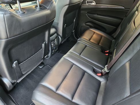 Used 2020 Jeep Grand Cherokee Limited w/ Luxury Group II AWD/4WD image 27