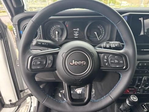 Used 2024 Jeep Wrangler Unlimited Rubicon 4xe image 18