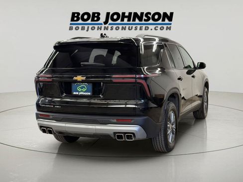 Used 2025 Chevrolet Traverse LT AWD/4WD image 10