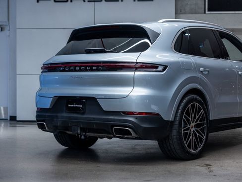 Certified 2025 Porsche Cayenne image 25