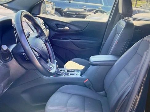 Used 2023 Chevrolet Equinox RS image 3