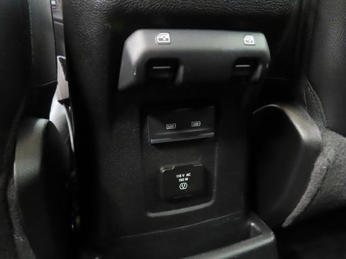 Used 2021 Jeep Wrangler Unlimited Sahara image 11