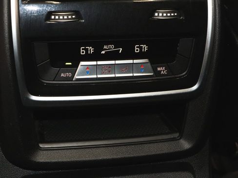 Used 2022 BMW X7 xDrive40i w/ Premium Package image 45