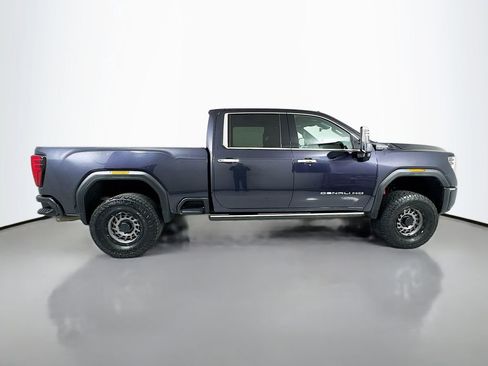 Used 2024 GMC Sierra 2500 Denali Ultimate AWD/4WD image 9