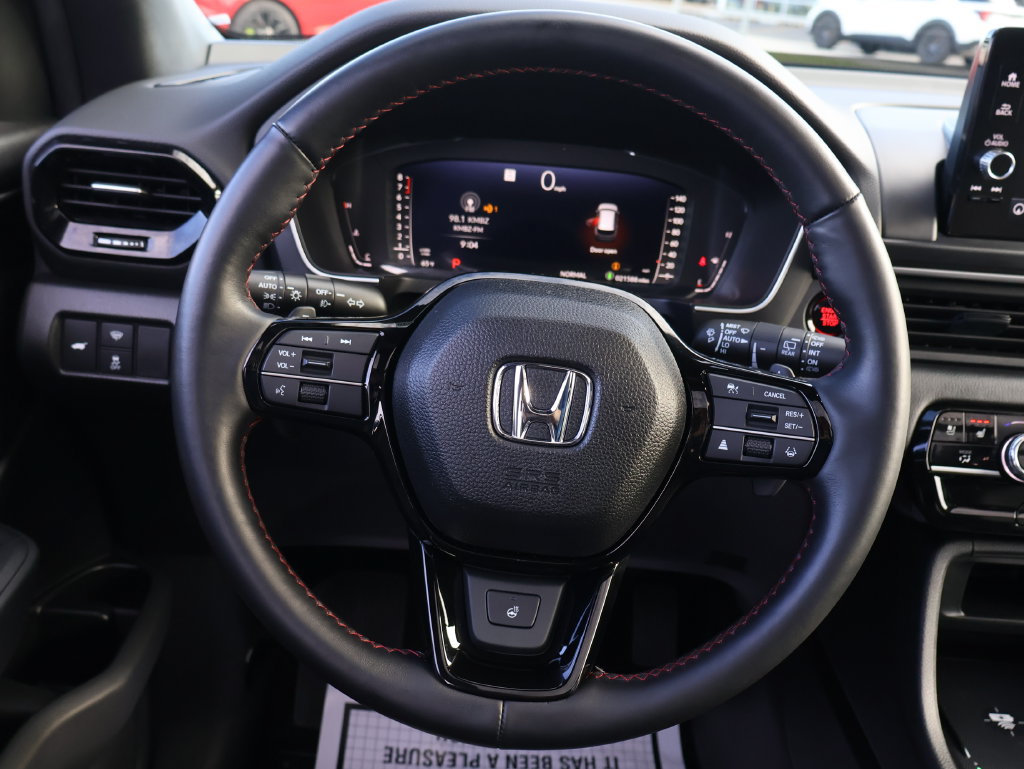 Used 2025 Honda Pilot Black Edition image 31