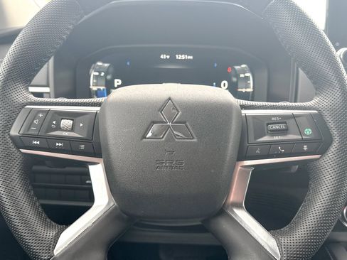 Used 2023 Mitsubishi Outlander SEL image 45