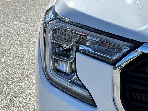 Used 2023 GMC Terrain SLE w/ Driver Convenience Package image 23