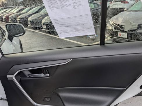 Certified 2022 Toyota RAV4 XLE image 19