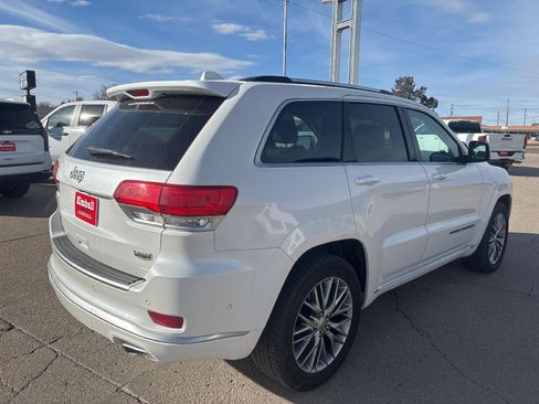 Used 2017 Jeep Grand Cherokee Summit image 9