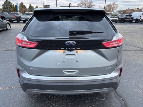 Used 2024 Ford Edge SEL w/ Convenience Package image 4