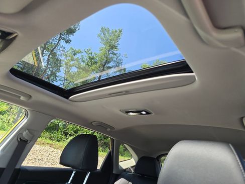 Used 2021 Kia Seltos SX w/ SX Sunroof Package AWD/4WD image 3
