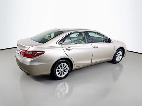 Certified 2016 Toyota Camry LE image 7