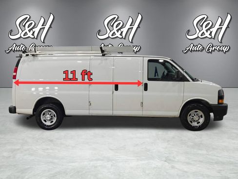 Used 2019 Chevrolet Express 3500 Extended w/ Driver Convenience Package RWD image 19