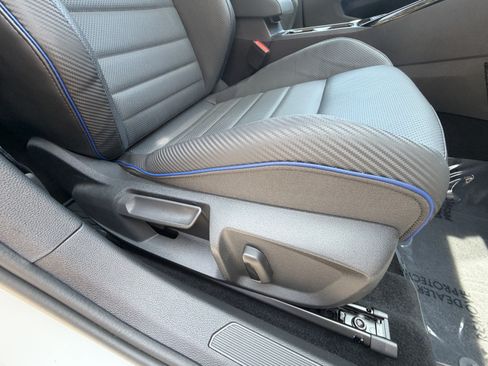 Used 2024 Volkswagen Golf R AWD/4WD image 20