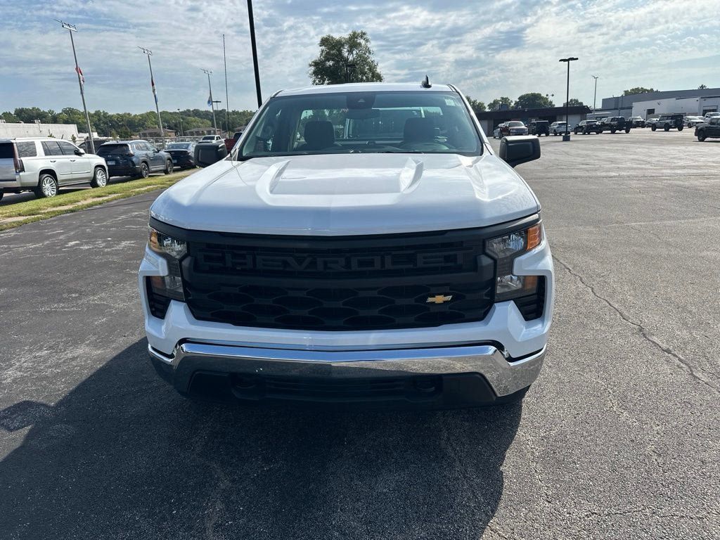 Used 2025 Chevrolet Silverado 1500 W/T RWD image 2