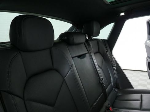 New 2026 Porsche Macan S image 24