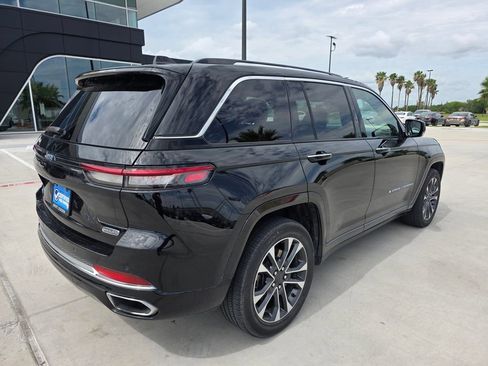 Used 2022 Jeep Grand Cherokee Overland AWD/4WD image 7
