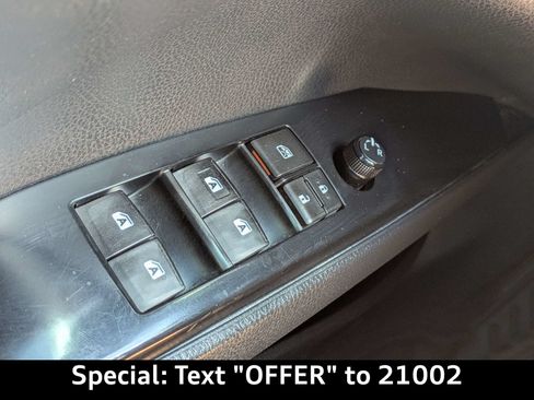 Used 2018 Toyota Camry SE FWD image 20