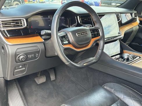 Used 2023 Jeep Grand Wagoneer Series III AWD/4WD image 17