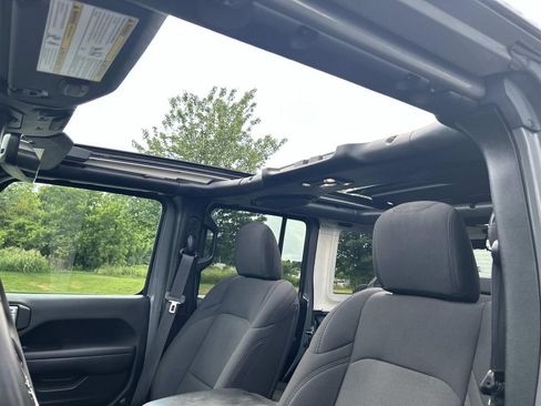 Used 2023 Jeep Wrangler Unlimited w/ Sun & Screen Package AWD/4WD image 26
