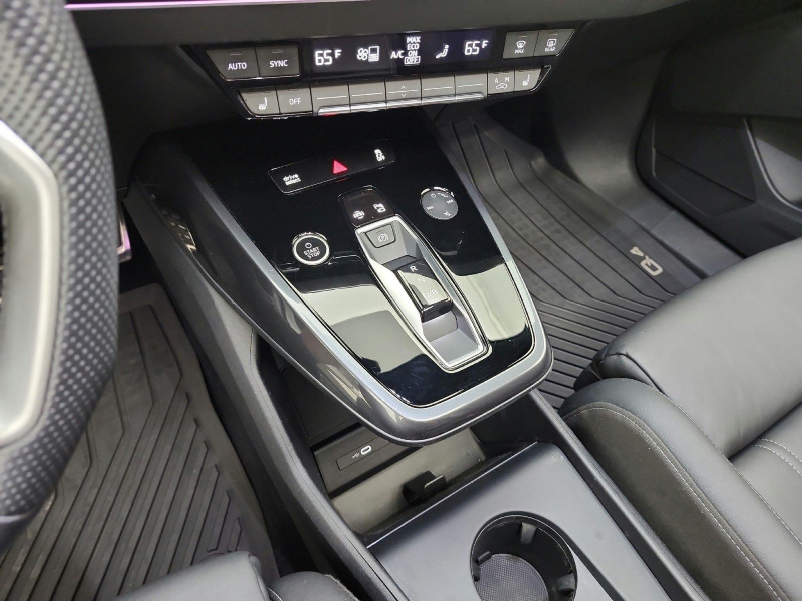 Used 2024 Audi Q4 e-tron Premium Plus AWD/4WD image 13
