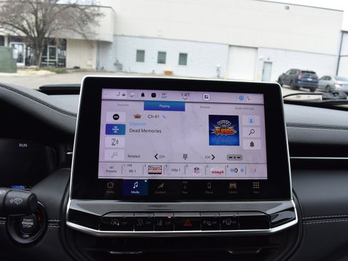 Used 2023 Jeep Compass High Altitude w/ Driver Assist Group I image 18