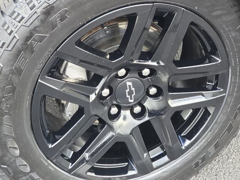 Used 2023 Chevrolet Silverado 1500 Custom w/ LPO, Dark Essentials Package image 18